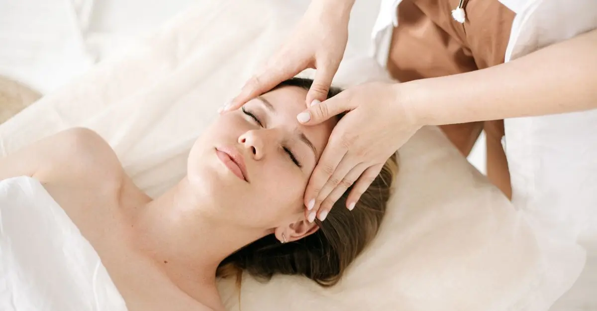 Les meilleures techniques de massage facial coréen à adopter